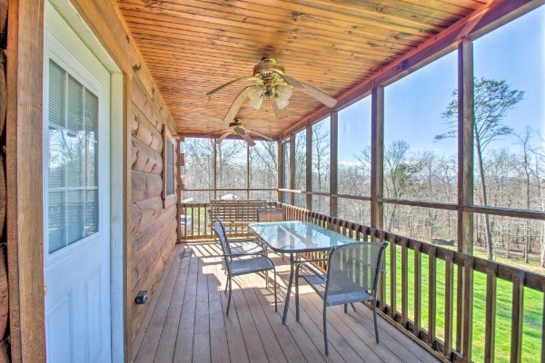 Garnerland in Luray Pet-Friendly Log Cabin with Porch image 19